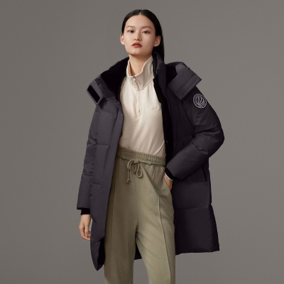 【精选好物】简洁可脱帽印花内里潮酷中长款保暖女式羽绒服